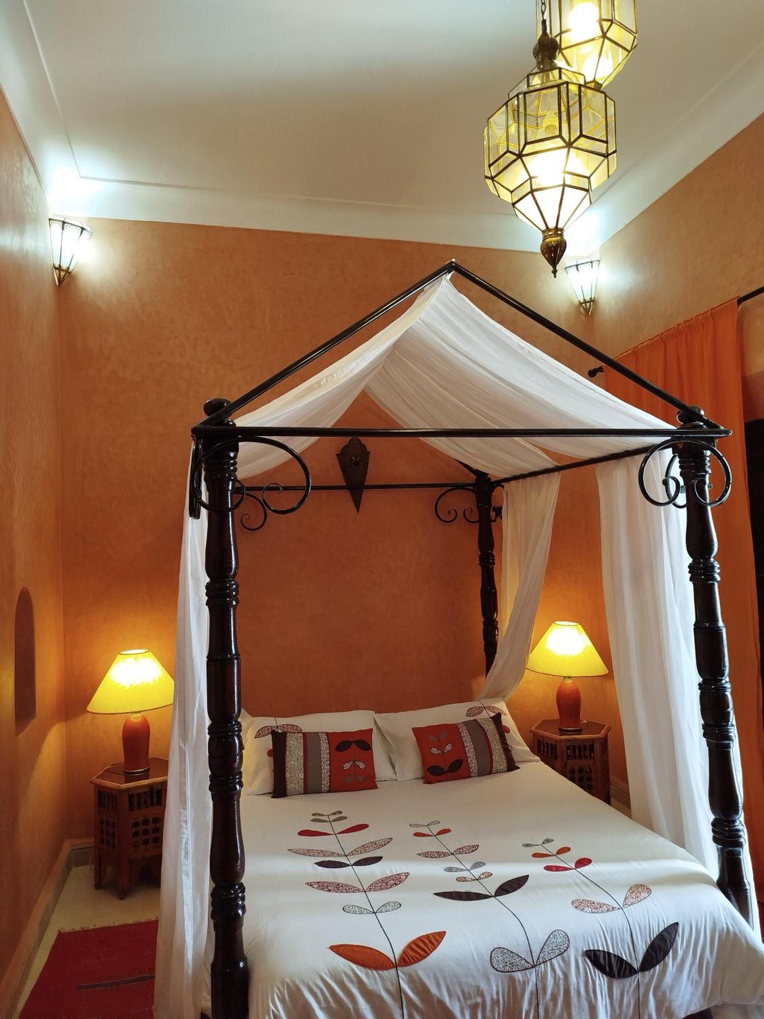 Riad Les Trois Mages Marrakesh Exterior photo